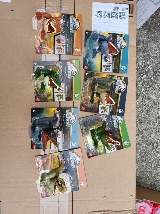 Динозавър Интерактивна скачаща фигурка Jurassic World Джурасик свят