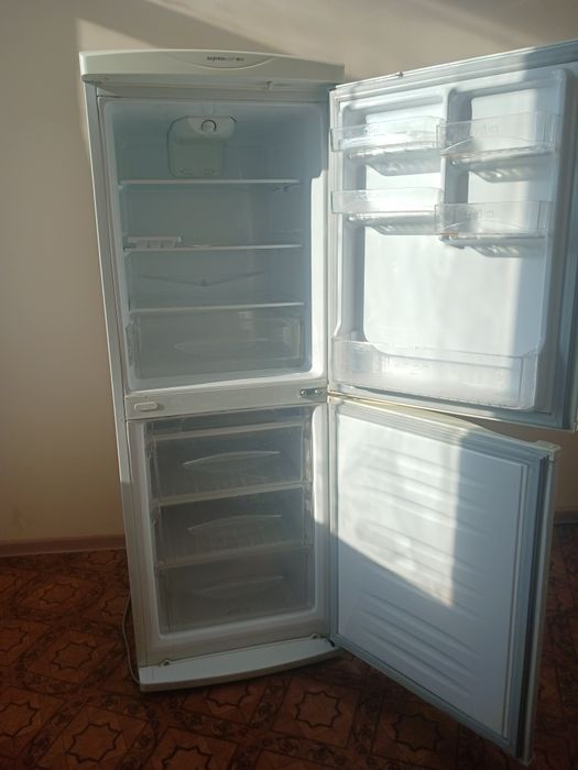 Продам срочно холодильник
