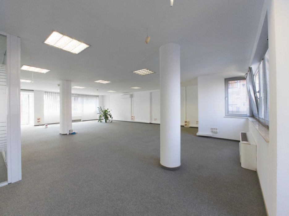 Офис под наем: 500 кв.м. в модерна бизнес сграда до НДК