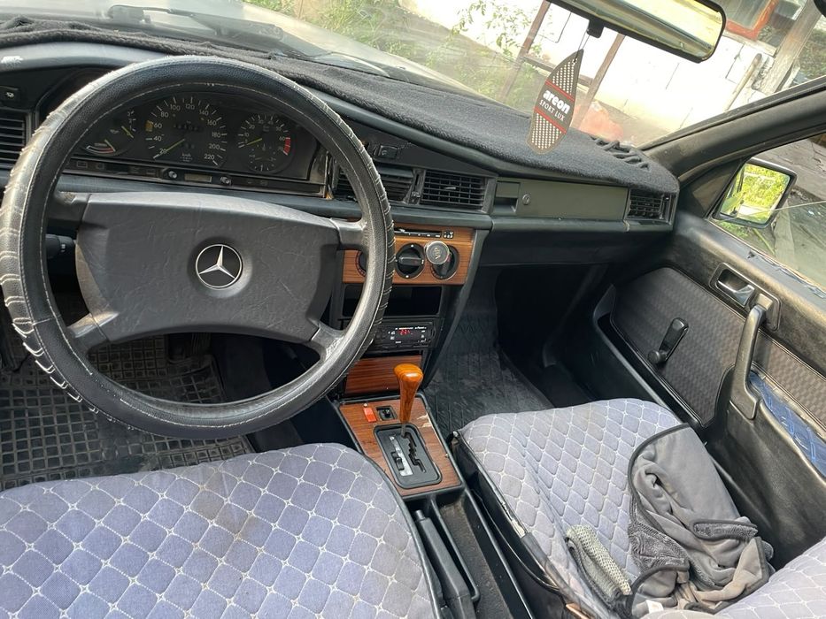 Продам мерс 190 срочно