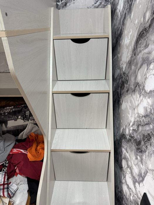 Продам двухярусную кровать