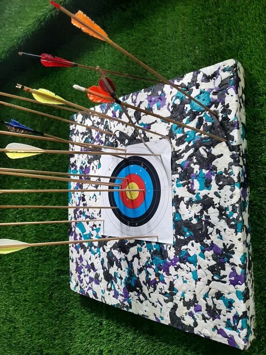 Садақ және Асық бар