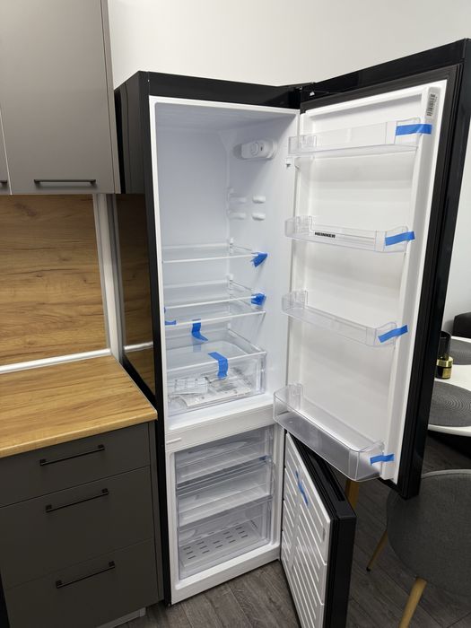 Дава се под наем Двустаен апартамент в Пловдив, Остромила - 70 кв.м за 459 € - Снимка #4