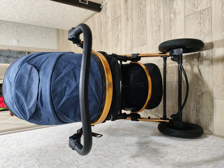 Продам коляску 3/1