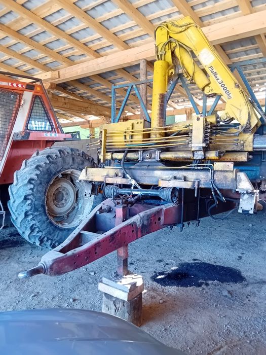 Vand remorca basculabila cu macara