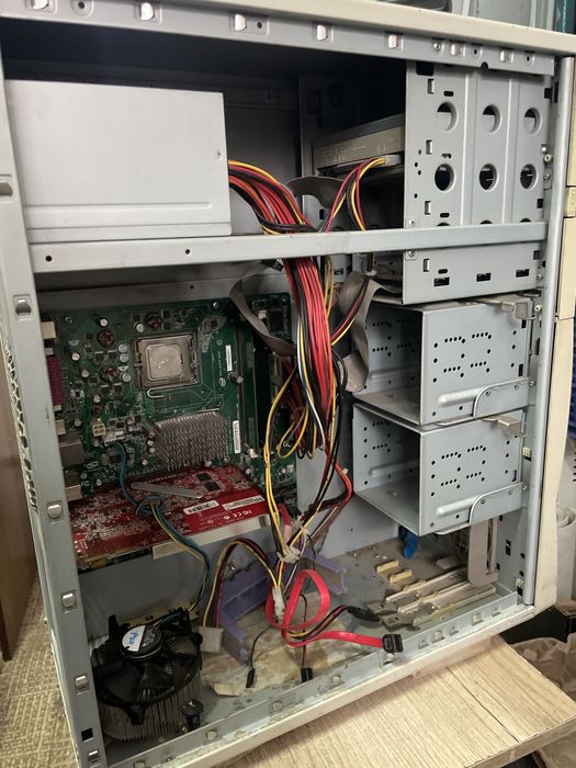 Системный блок, работает