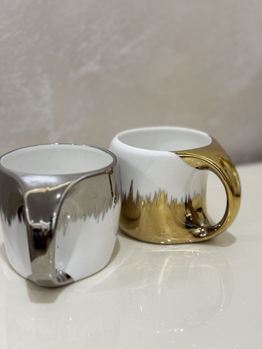 Комплект от 2 броя чаши - златна и сребърна