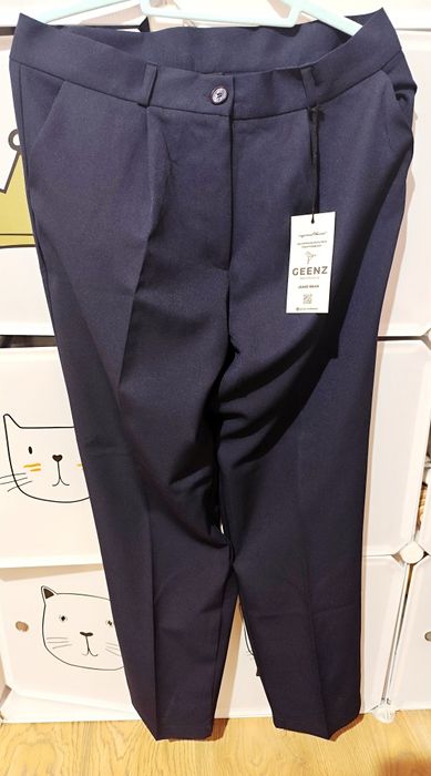 Pantalon dama noi cu eticheta