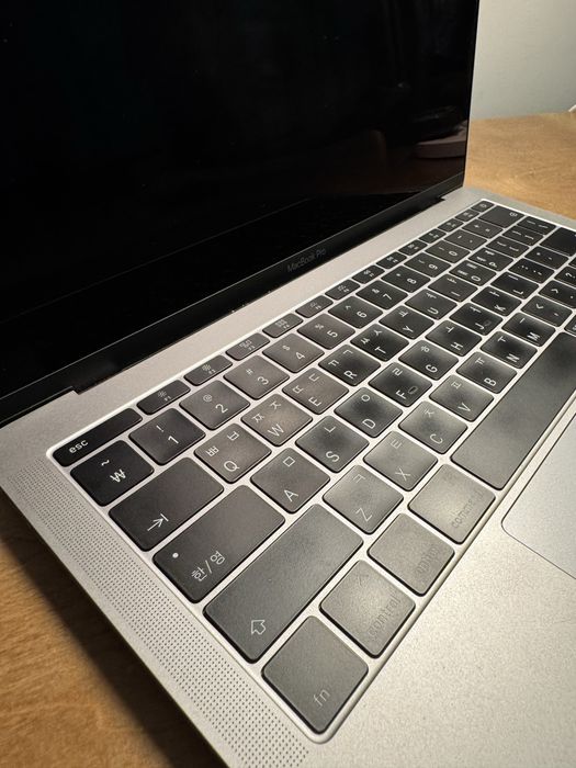 MacBook Pro (13-inch, 2016)