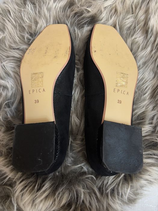 Pantofi din piele cu accesoriu argintiu