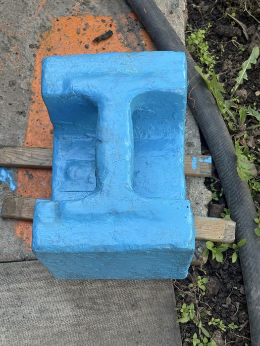 Продам квадратную гирю .