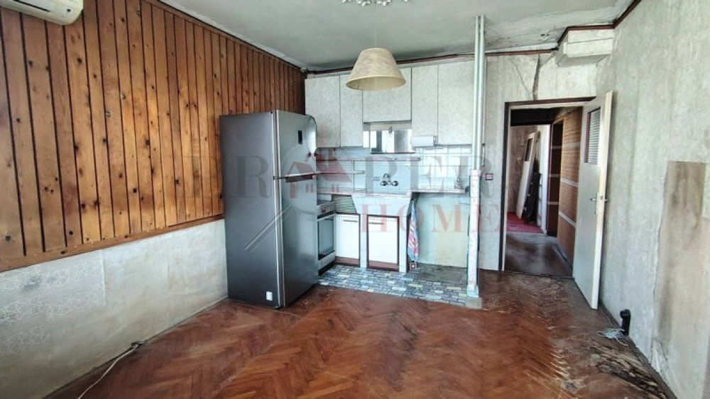 Продажба 3-стаен гр. Велико Търново - Бузлуджа 77m²