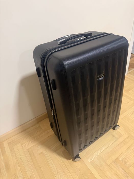 Чисто Нов Samsonite Куфар