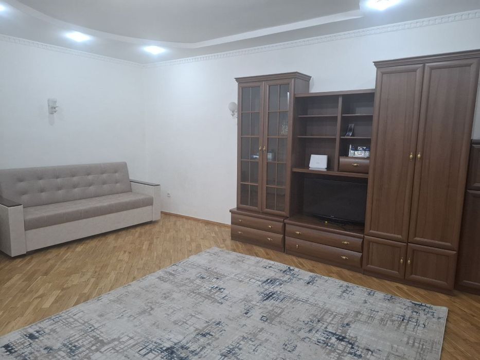 Сдаётся 3/2/4.м.Космонавтов.Дом кирпичный. Все условия