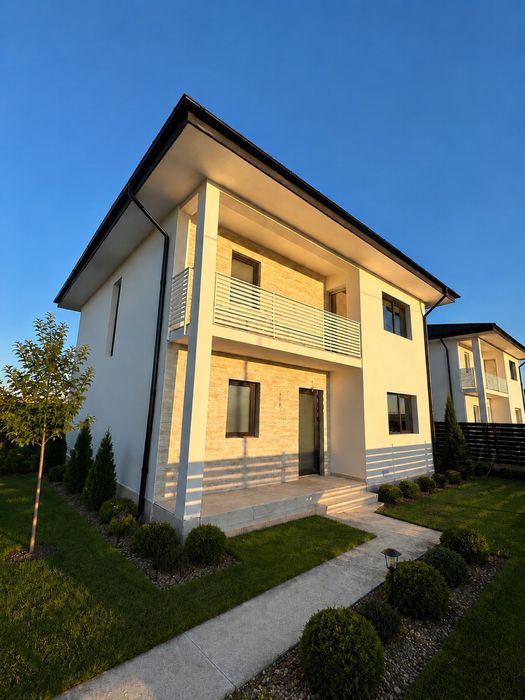 FINALIZATĂ! Casă 5 camere 2 băi Miroslava-Vorovești str. UNIRII la 30m de stația de autobuz, 120mp util, încălzire în pardoseală.