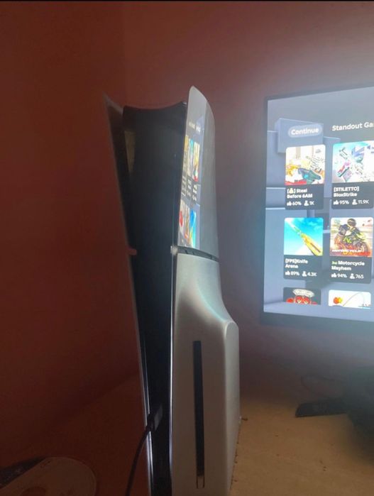 Vând ps5 cu maneta plus fc26