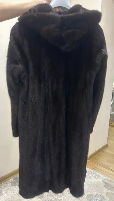 Продам норковую шубу