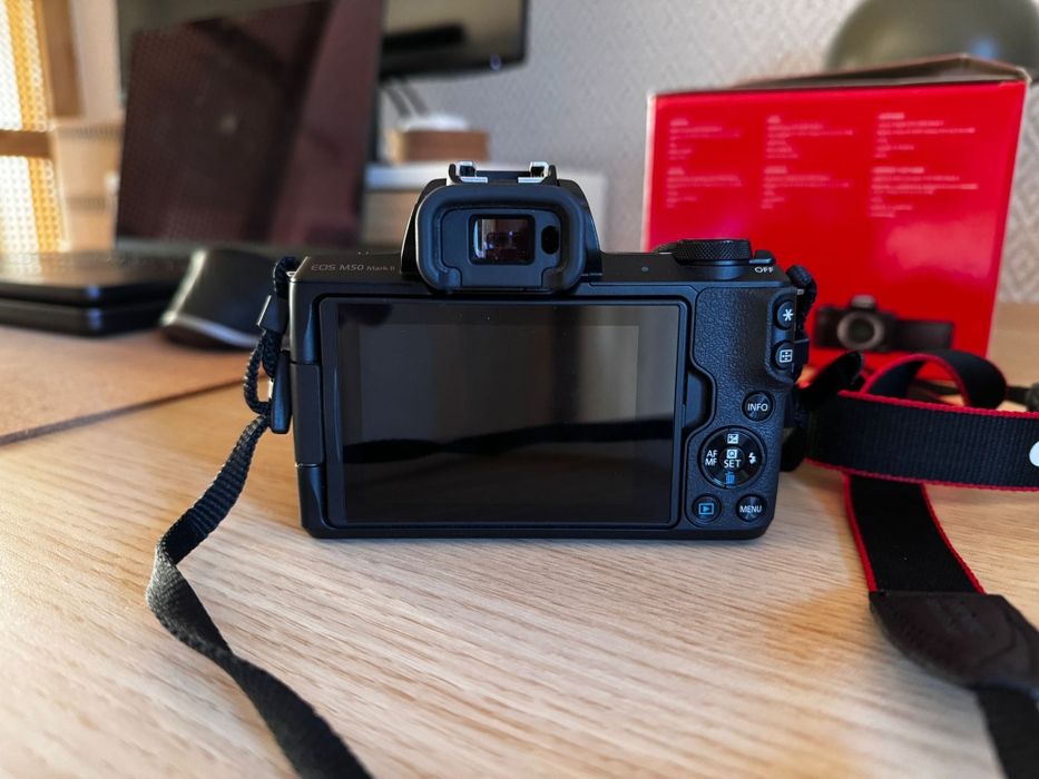 Canon EOS M50 Mark II – aproape nou + geanta cadou