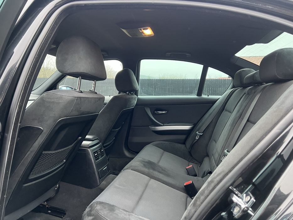 Pret 3.999 Euro Fix sau Variante Auto. BMW 320i M-pachet
