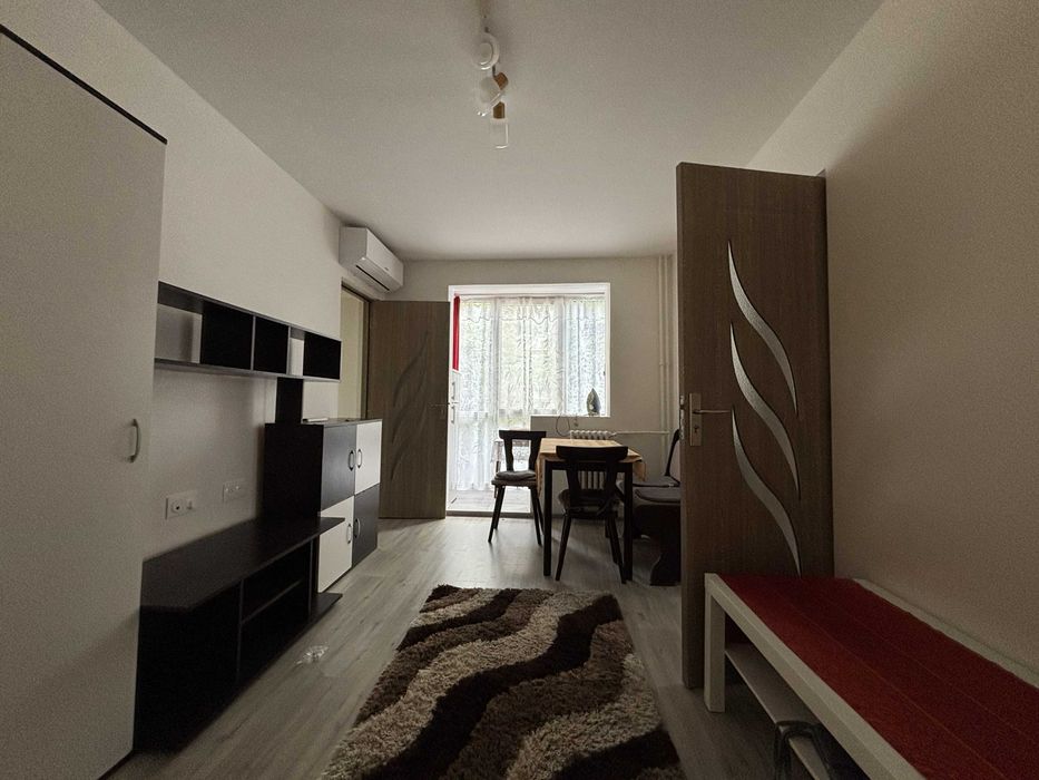 Apartament cu 3 camere de inchiriat — fotografia 3