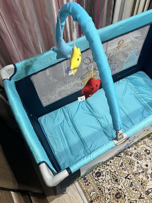 Детская кроватка с матрасом