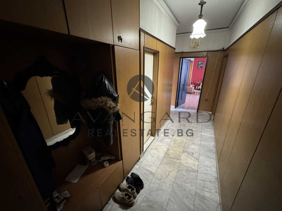 Продава се Тристаен апартамент в Пловдив, Кючук Париж - 94 кв.м за 760 €/кв.м - Снимка #12