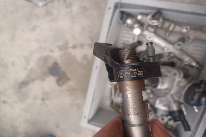 Kit injectie (pompa, rampa, injectoare) 3.0 TDI CBUC 0445010683 09864