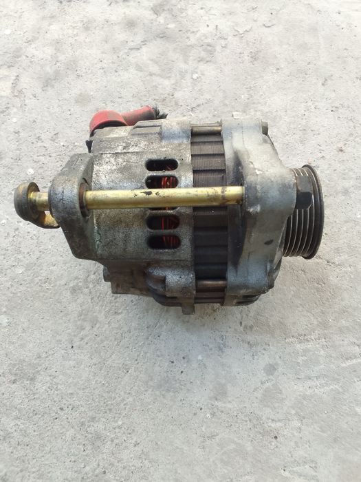 Продам генератор на ниссан.