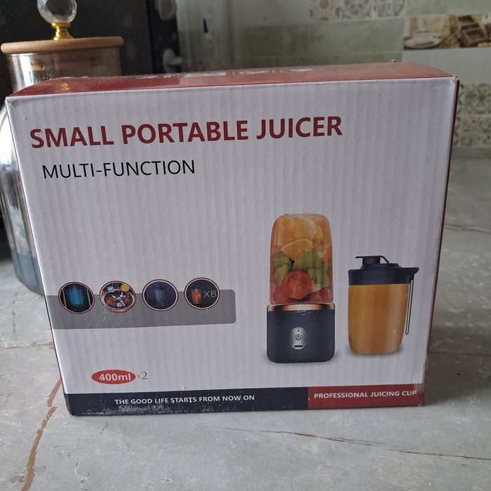 Блендер для смузи и коктейлей