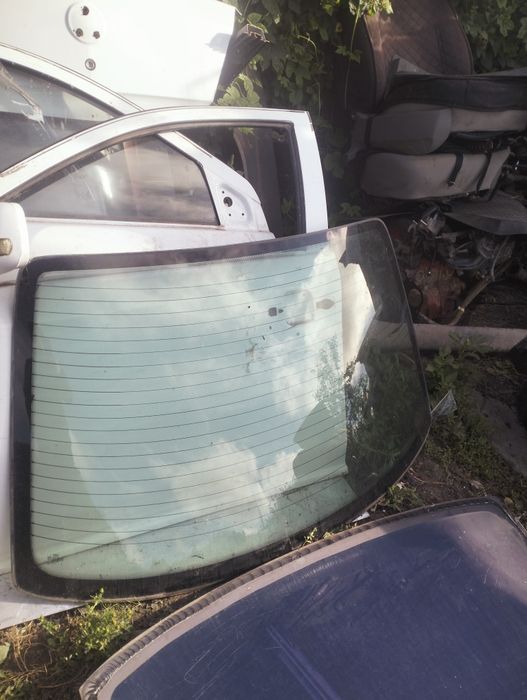 Стекло Ауди 100 с4