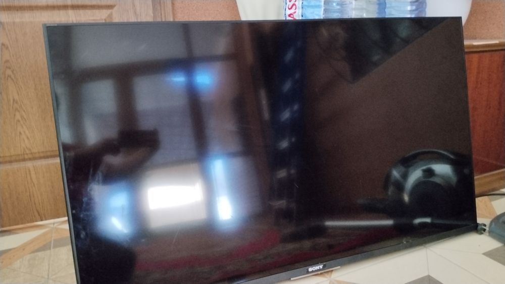 Продаетсы телевизор. Диагонал 127. Маркасы Sony. Сделано в Словакии .