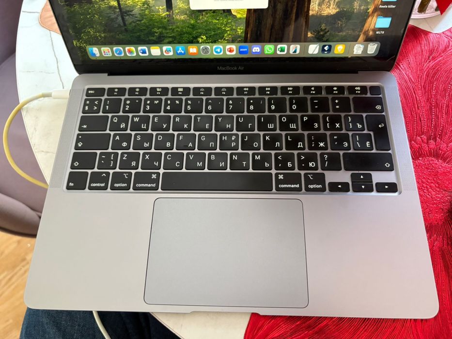 Продам Macbook air