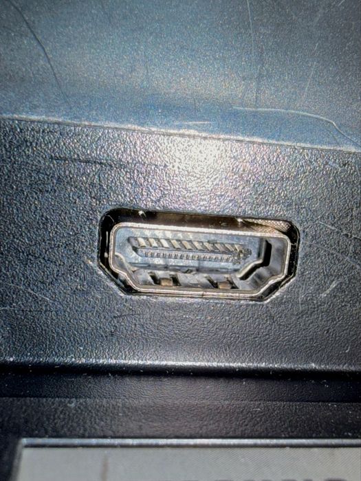 Монитор Samsung Odyssey G55A QHD 165Hz с повреден HDMI порт