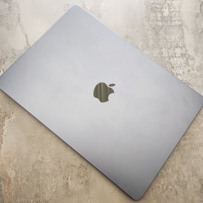 Amanet F28: MACBOOK AIR M4 15" 2025 (L)