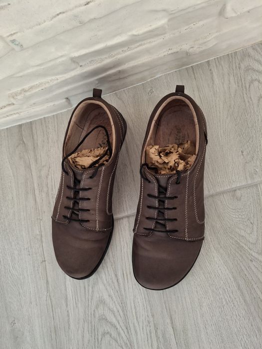 Pantofi damă din piele naturală, marimea 38 in stare foarte bună