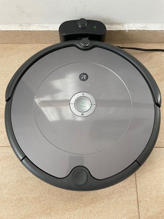 Робот iRobot Roomba 693