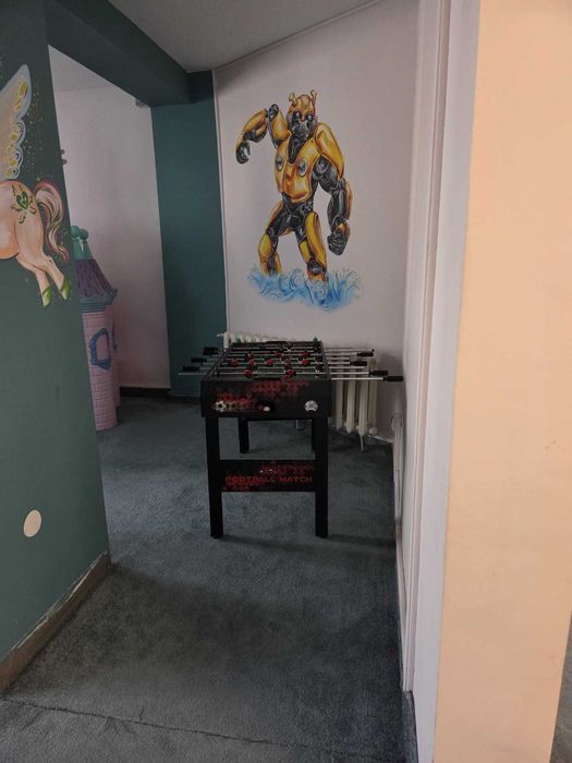 Loc de joacă cu echipamente, Pitești – 15.000 € negociabil