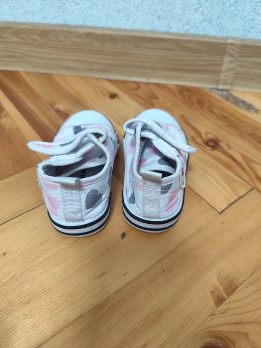 Детски обувки и пантофи