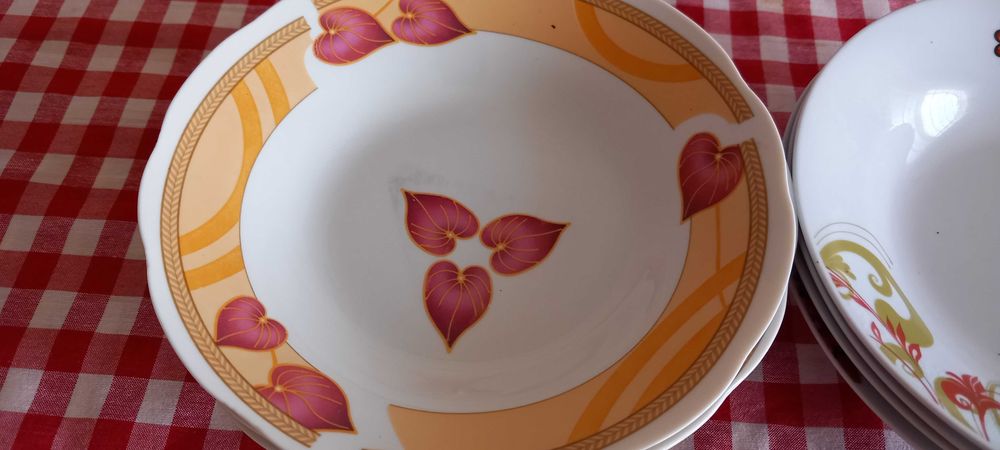 Порцеланови чинии