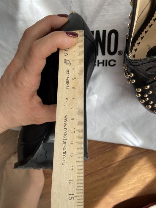 Продам оригинальные туфли MOSCHINO