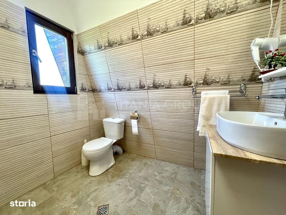 INVESTITIE Vila moderna + vila la rosu, teren 1480 padure