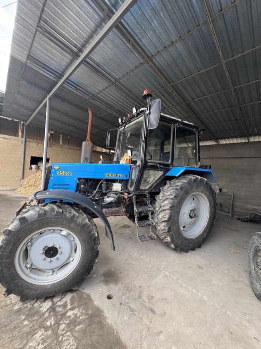 Traktir Belarus sotiladi srichna