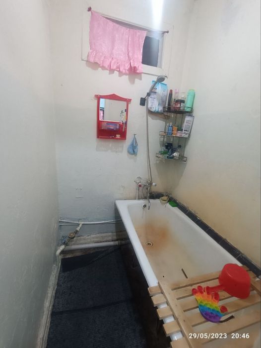 СРОЧНА СОТИЛАДИ 2 хонали уй  Геологлар кучаси 18-25 хонадон