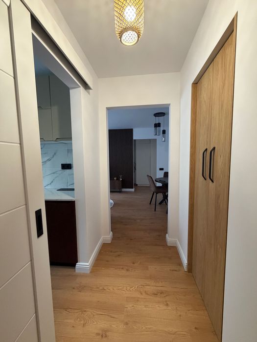 Închiriez apartament
