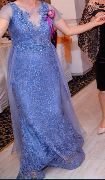 Vând rochie nasa superba