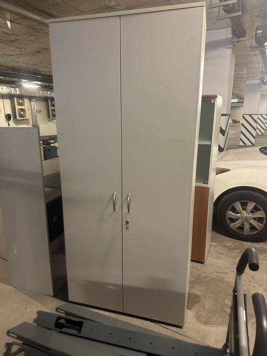 Шкафчета секции и бюра