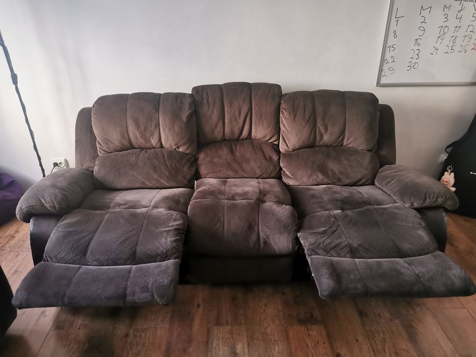 Vând canapele reclinere