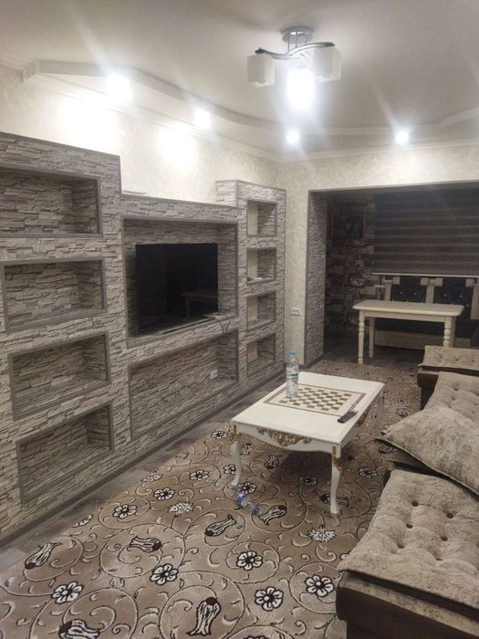 Сдается  3x комнатная квартира 
С обстановкой Люкс
В горде Алмалыке