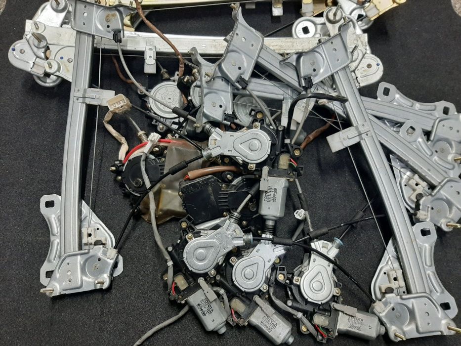 Продам моторчик стеклоподъемника и механизм Toyota Windom 20 /21