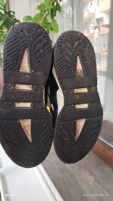 Adidasi marca  adidas